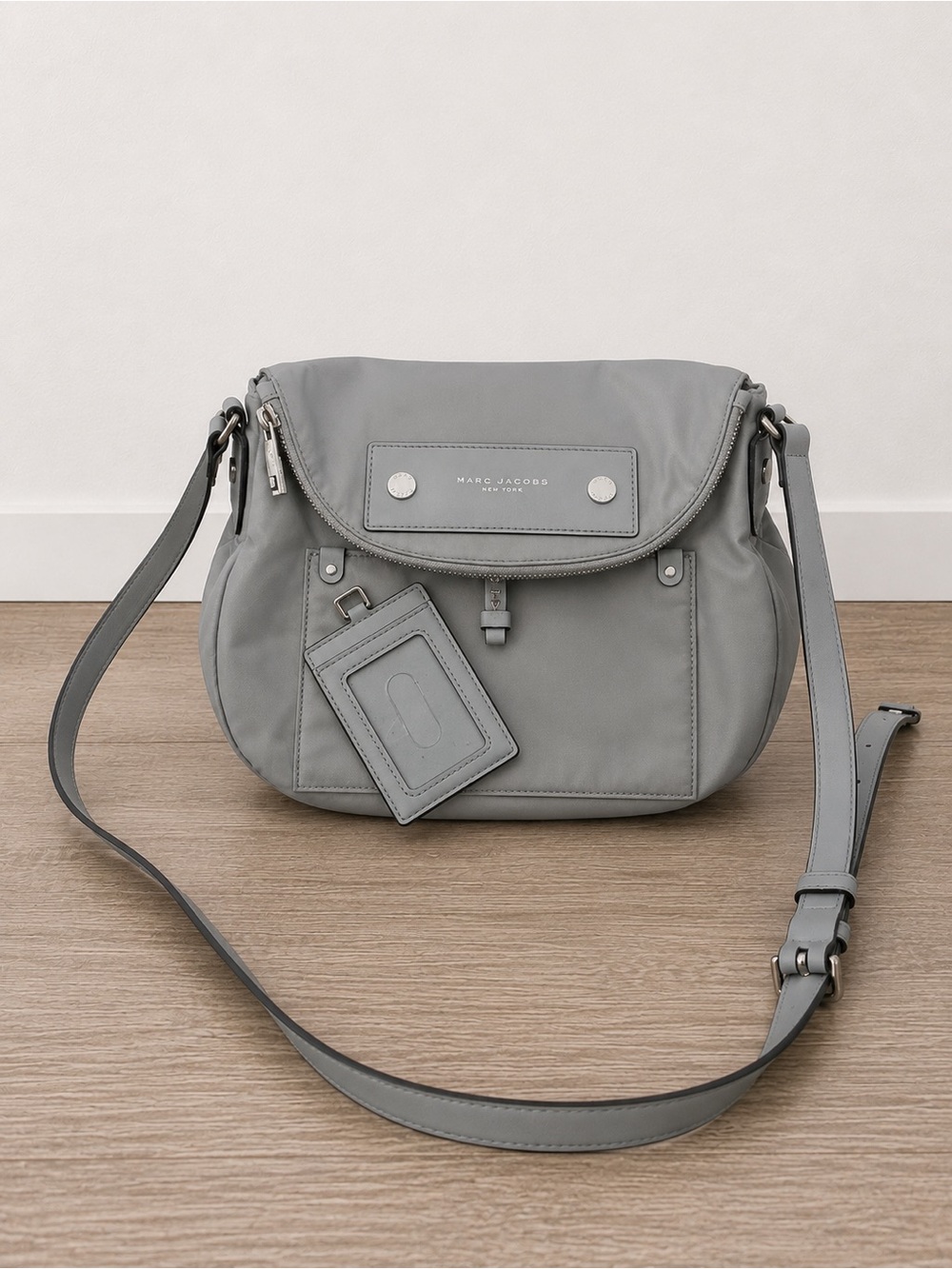 Never Used! Marc Jacobs Light Gray Nylon Crossbody Messenger Bag with ID Tag